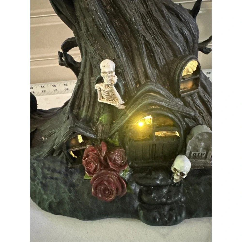 HALLOWEEN LIGHT UP & SOUND ON/OFF WITCH HAT TREE HOUSE W/GHOSTS & SKELETONS 16